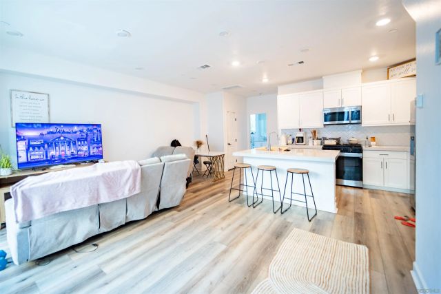 2373 Acara, San Diego, CA 92154
