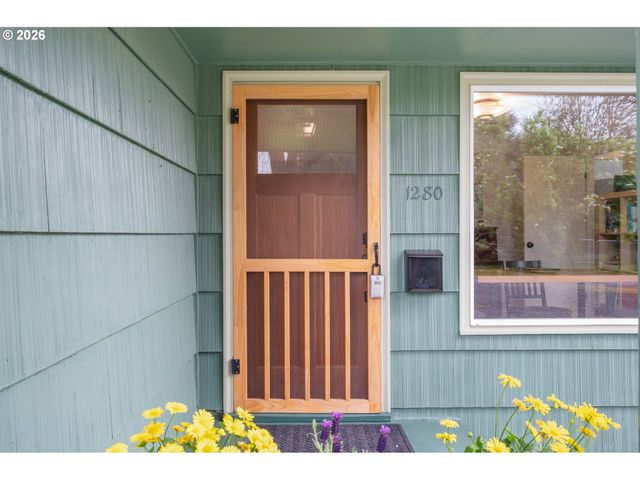 1280 BAILEY Ave, Eugene, OR 97402