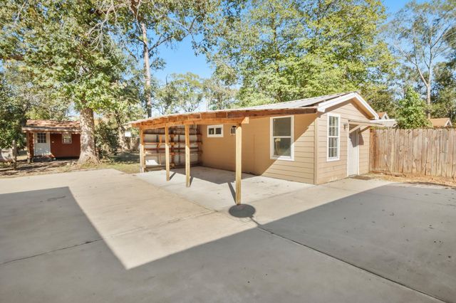 17317 E Greenleaf Lane, Conroe, TX 77306