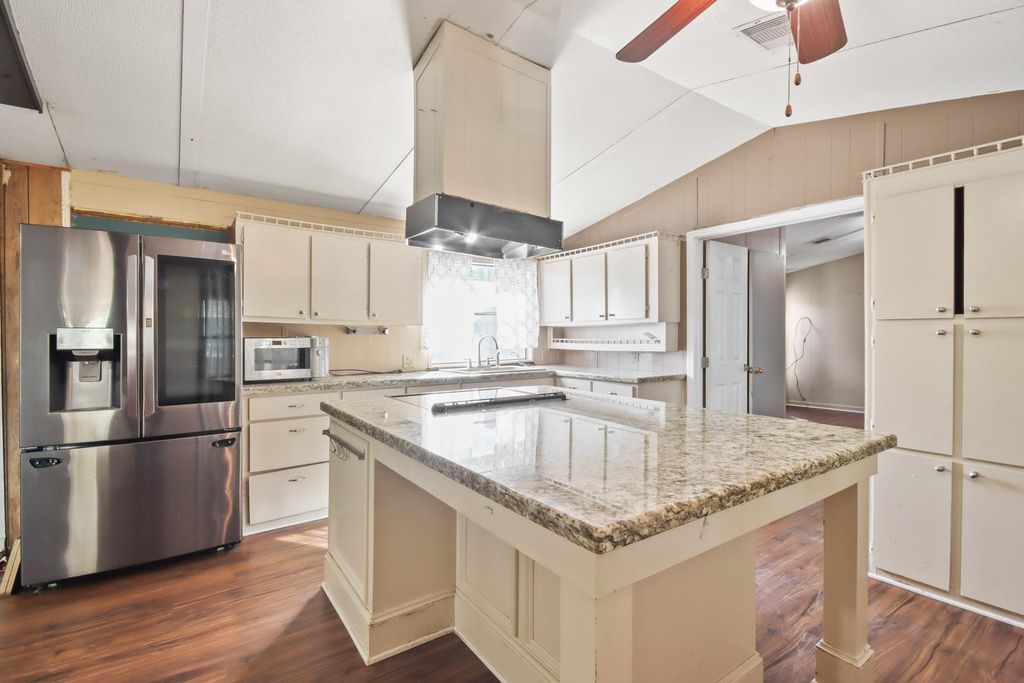 17317 E Greenleaf Lane, Conroe, TX 77306