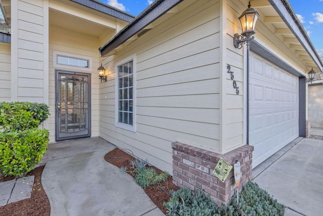 2505 W Delta Court, Visalia, CA 93291
