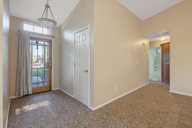 2505 W Delta Court, Visalia, CA 93291