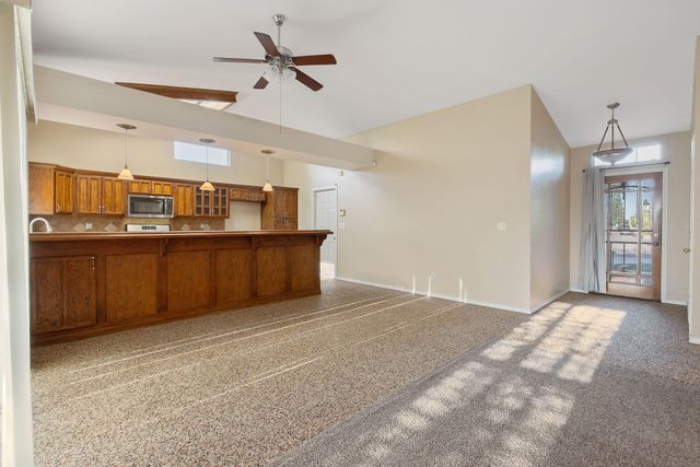 2505 W Delta Court, Visalia, CA 93291