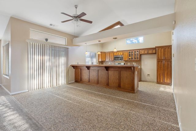 2505 W Delta Court, Visalia, CA 93291