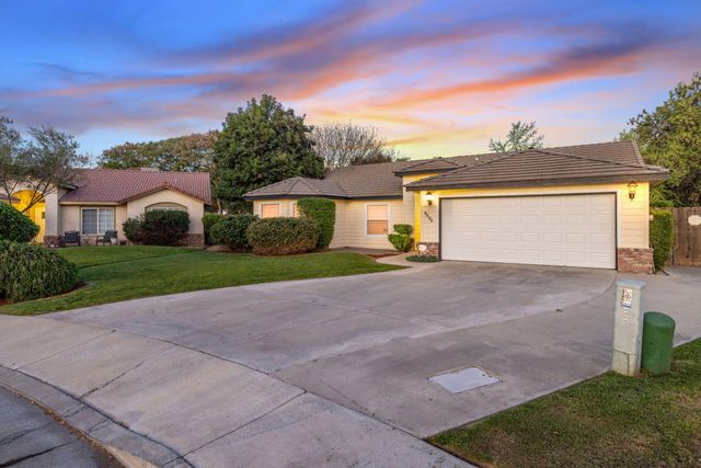 2505 W Delta Court, Visalia, CA 93291
