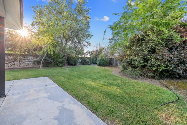 2505 W Delta Court, Visalia, CA 93291