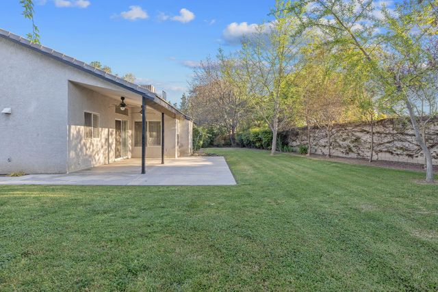 2505 W Delta Court, Visalia, CA 93291