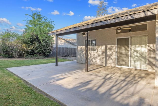 2505 W Delta Court, Visalia, CA 93291