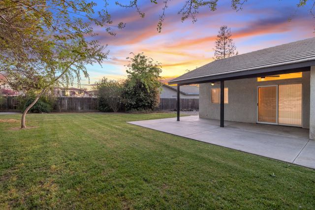 2505 W Delta Court, Visalia, CA 93291