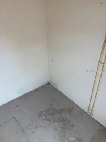 2450 TERRY LN, Sarasota, FL 34231