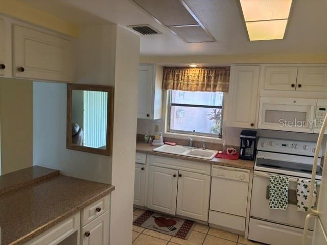 2450 TERRY LN, Sarasota, FL 34231