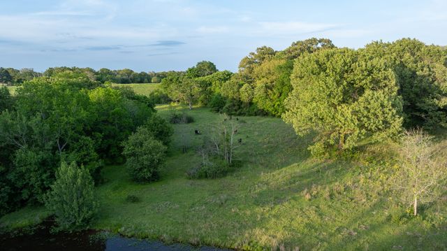 951 S Loop 7, Athens, TX 75752