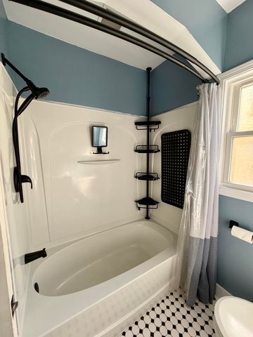 683 Bowers Street, Clawson, MI 48017