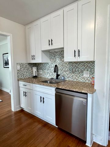 683 Bowers Street, Clawson, MI 48017