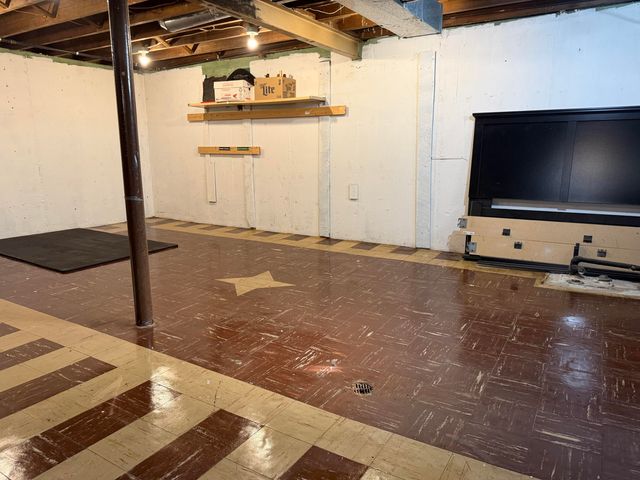 683 Bowers Street, Clawson, MI 48017