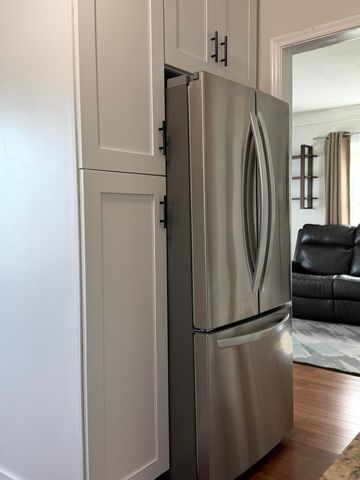 683 Bowers Street, Clawson, MI 48017