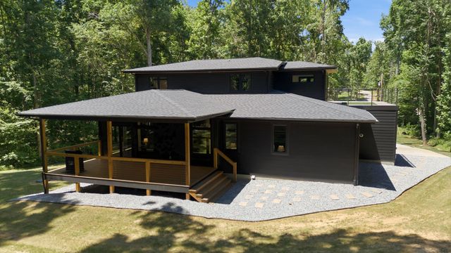 1084 Garton Road, Burns, TN 37029