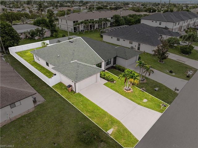 3509 SW Santa Barbara PL, Cape Coral, FL 33914