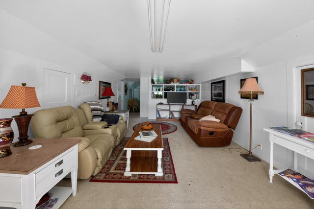 212 Main St, E, Waverly, TN 37185