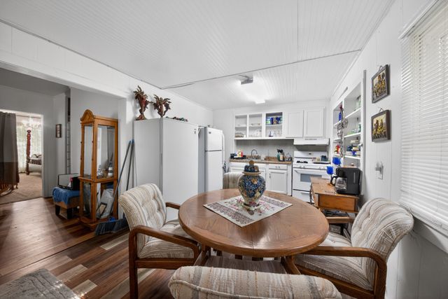212 Main St, E, Waverly, TN 37185