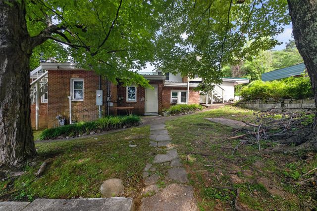 212 Main St, E, Waverly, TN 37185