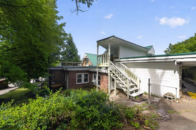 212 Main St, E, Waverly, TN 37185