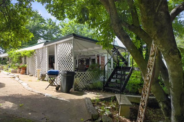 212 Main St, E, Waverly, TN 37185