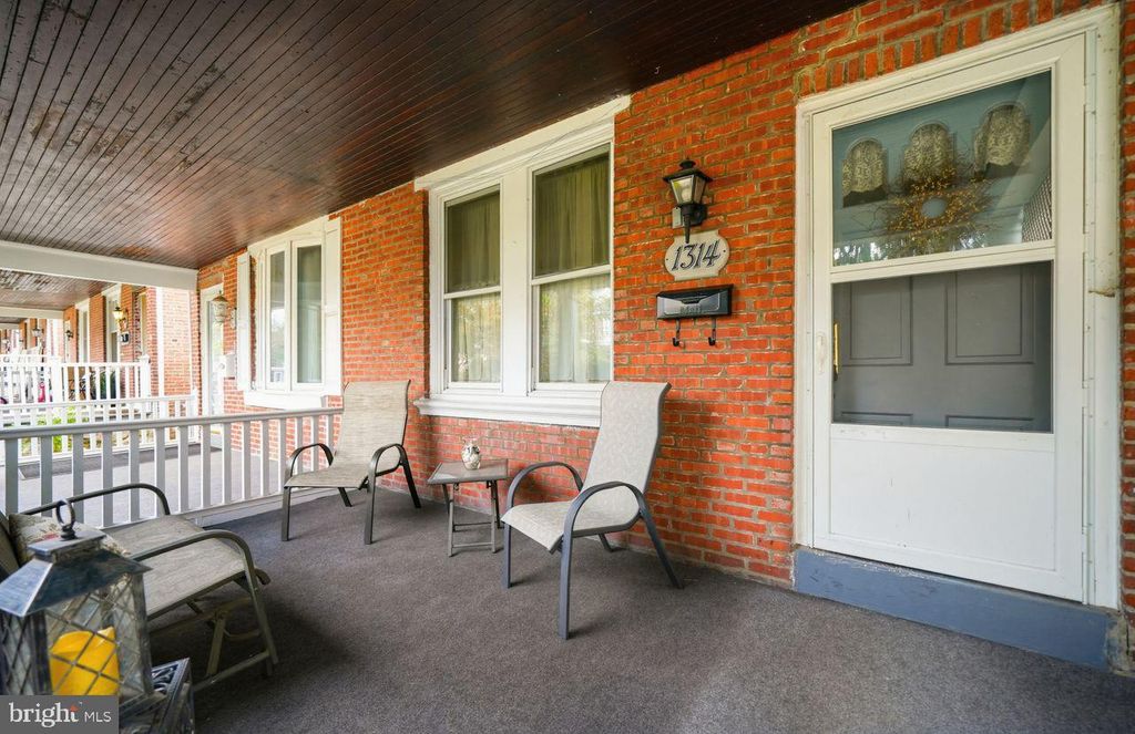 1314 PINE ST, NORRISTOWN, PA 19401 — photo 2