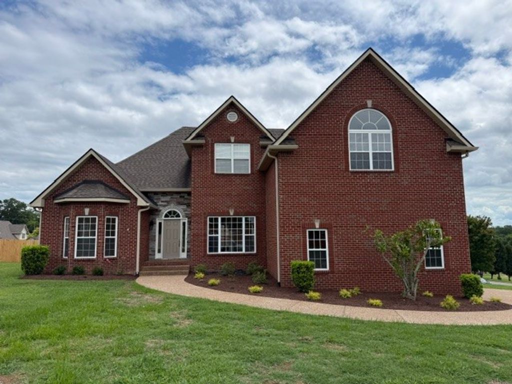 203 James Matthew Ln, Mount Juliet, TN 37122
