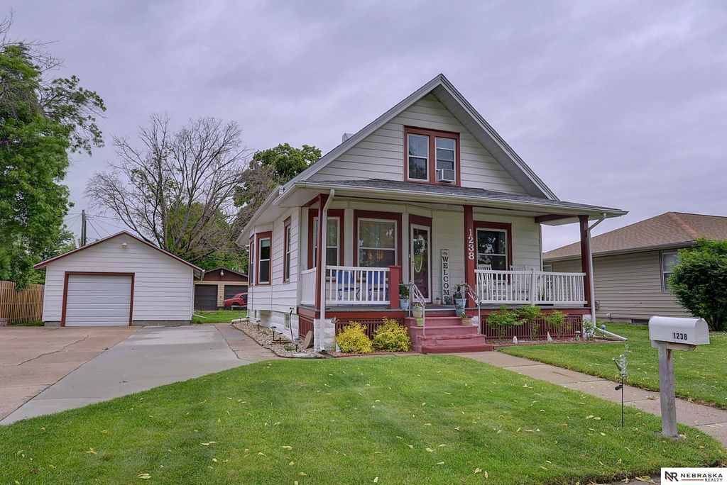 1238 E Military Avenue, Fremont, NE 68025