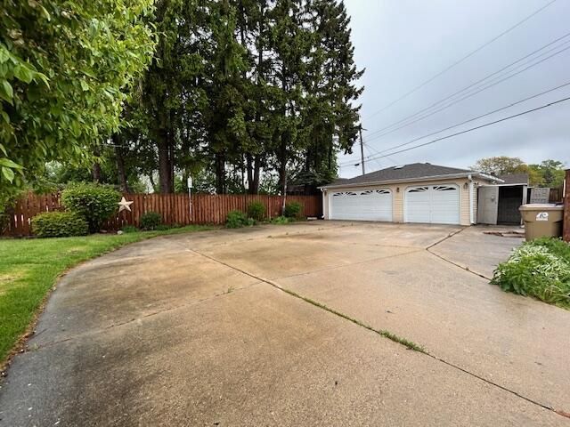 7749 34th AVENUE, Kenosha, WI 53142