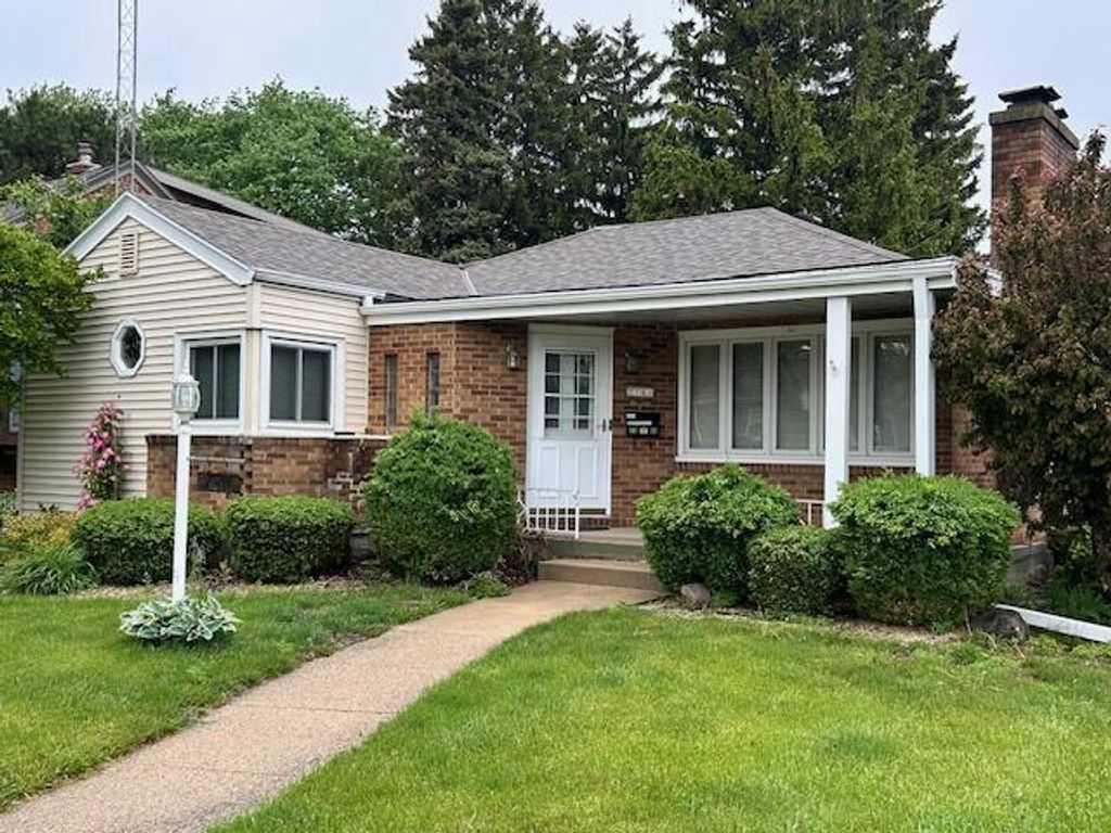 7749 34th AVENUE, Kenosha, WI 53142
