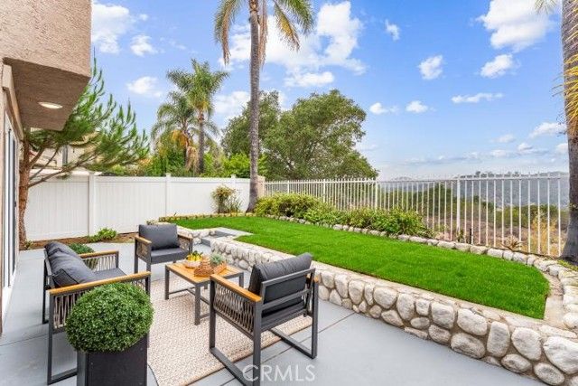 19 Vista Barranca, Rancho Santa Margarita, CA 92688