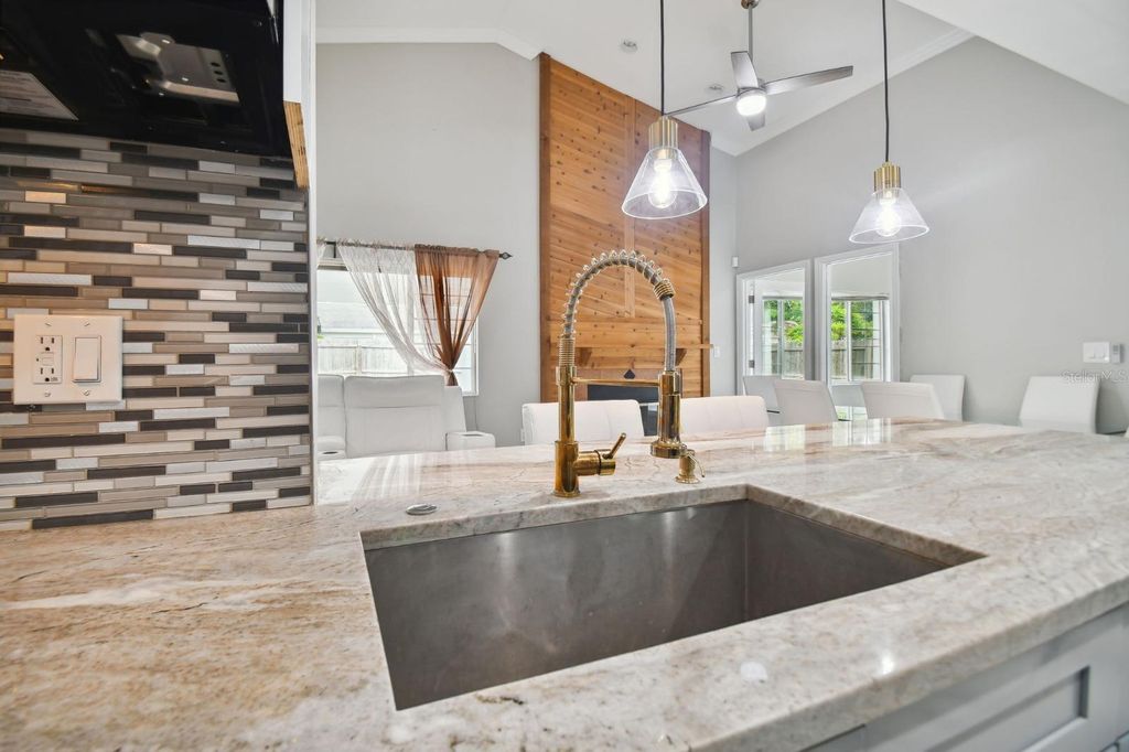 Image 12 of property listing at 6745 RALSTON BEACH CIRCLE, Tampa, FL 33614