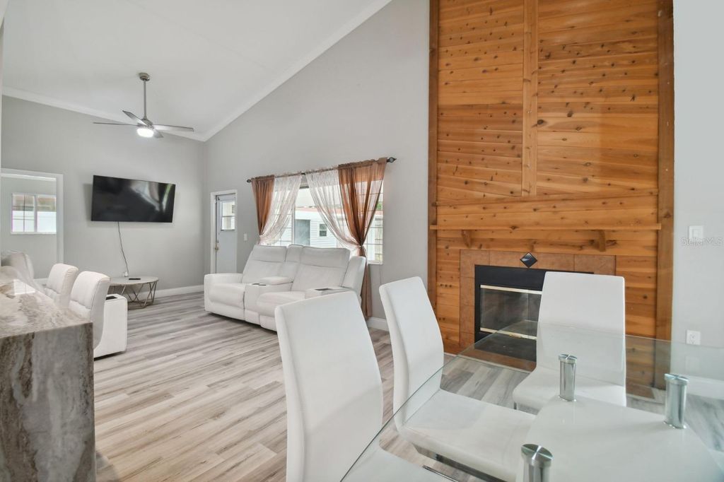 Image 13 of property listing at 6745 RALSTON BEACH CIRCLE, Tampa, FL 33614