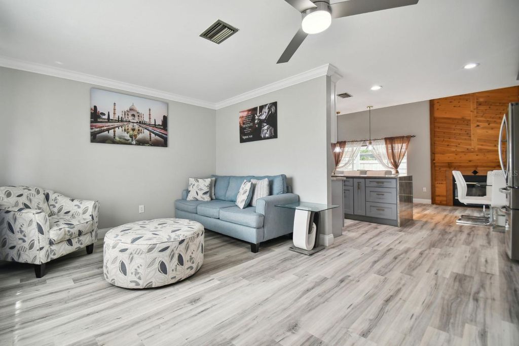 Image 16 of property listing at 6745 RALSTON BEACH CIRCLE, Tampa, FL 33614