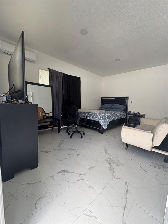 Image 30 of property listing at 6745 RALSTON BEACH CIRCLE, Tampa, FL 33614