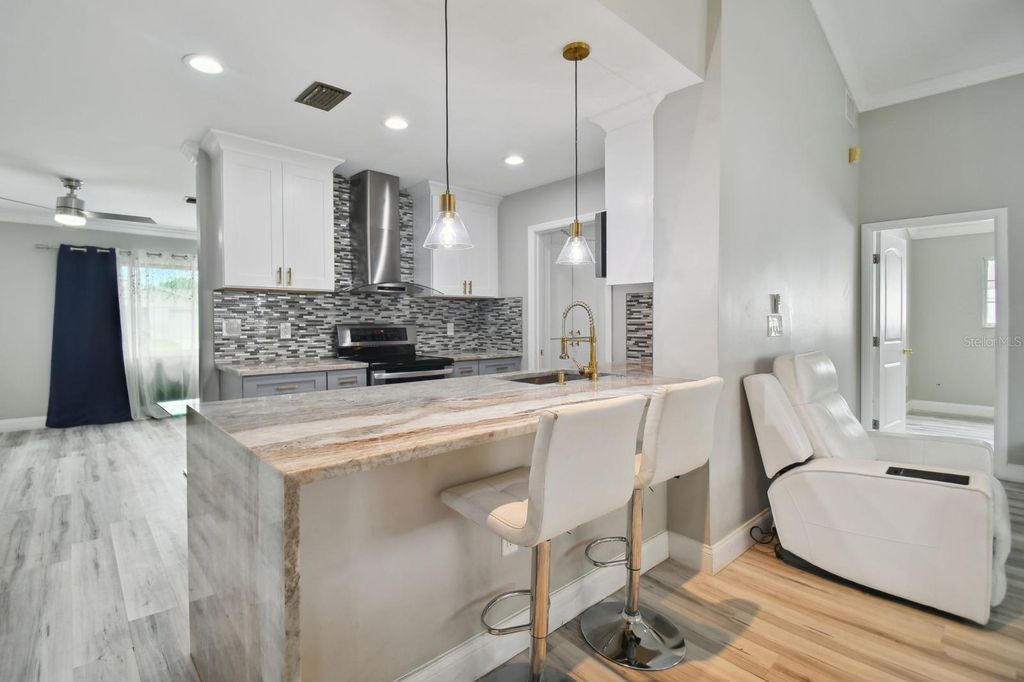 Image 10 of property listing at 6745 RALSTON BEACH CIRCLE, Tampa, FL 33614