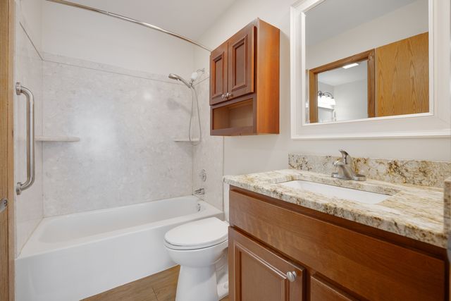 717 Whitesail Drive 717, Schaumburg, IL 60194