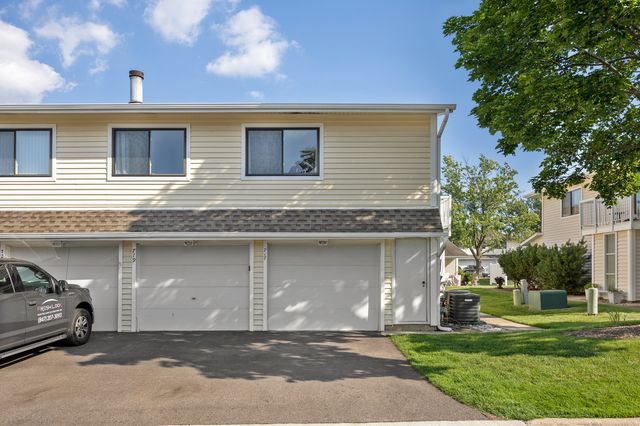 717 Whitesail Drive 717, Schaumburg, IL 60194