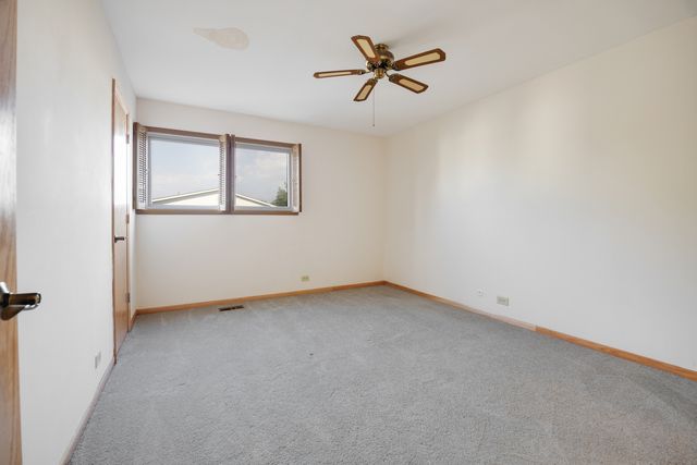 717 Whitesail Drive 717, Schaumburg, IL 60194