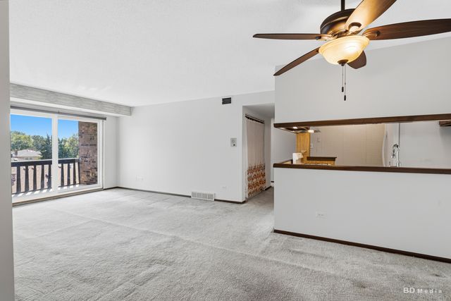 13628 Royal Court 810, Crestwood, IL 60418