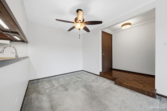 13628 Royal Court 810, Crestwood, IL 60418