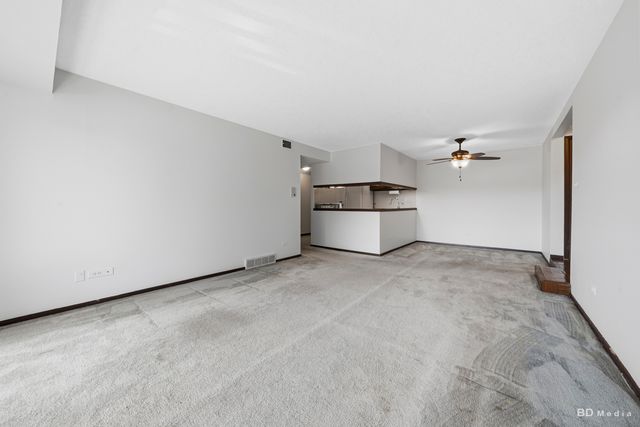 13628 Royal Court 810, Crestwood, IL 60418