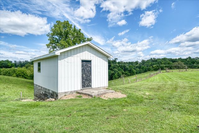 806 Robinson Ridge Rd, Baxter, TN 38544
