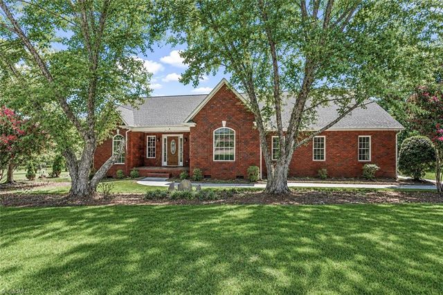 115 Seven Springs Loop, Statesville, NC 28625