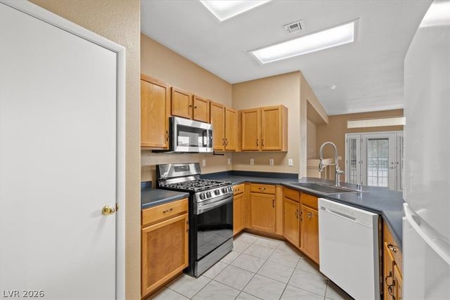 7904 Smokey Ridge Court, Las Vegas, NV 89131