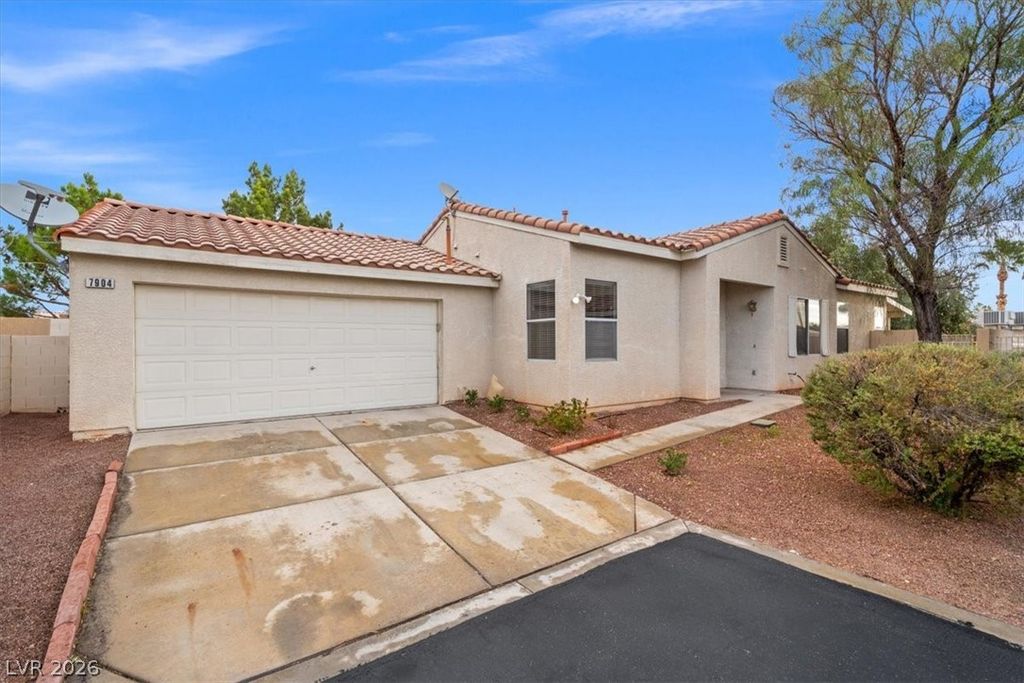 7904 Smokey Ridge Court, Las Vegas, NV 89131