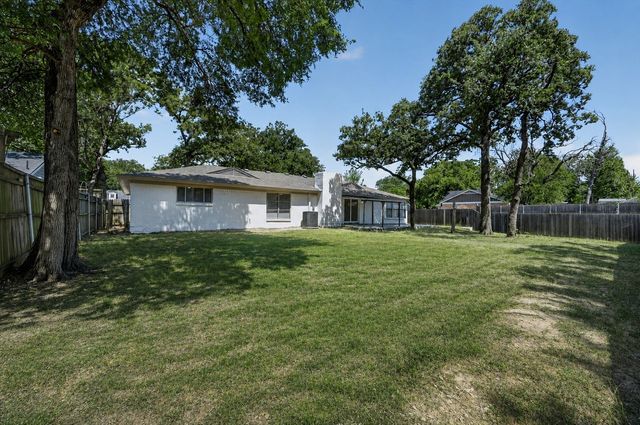 1620 Sunnybrook Drive, Irving, TX 75061