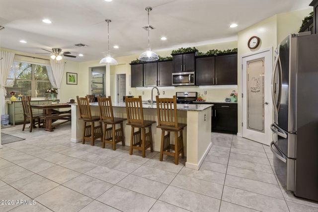 1013 W BLUE RIDGE Drive, San Tan Valley, AZ 85140